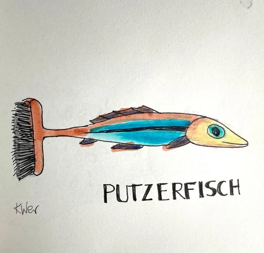Eine humorvolle Zeichnung von einem Fisch mit einem Besenstiel als Schwanz und einem Pinsel als Schwanzflosse, beschriftet mit "PUTZERFISCH".