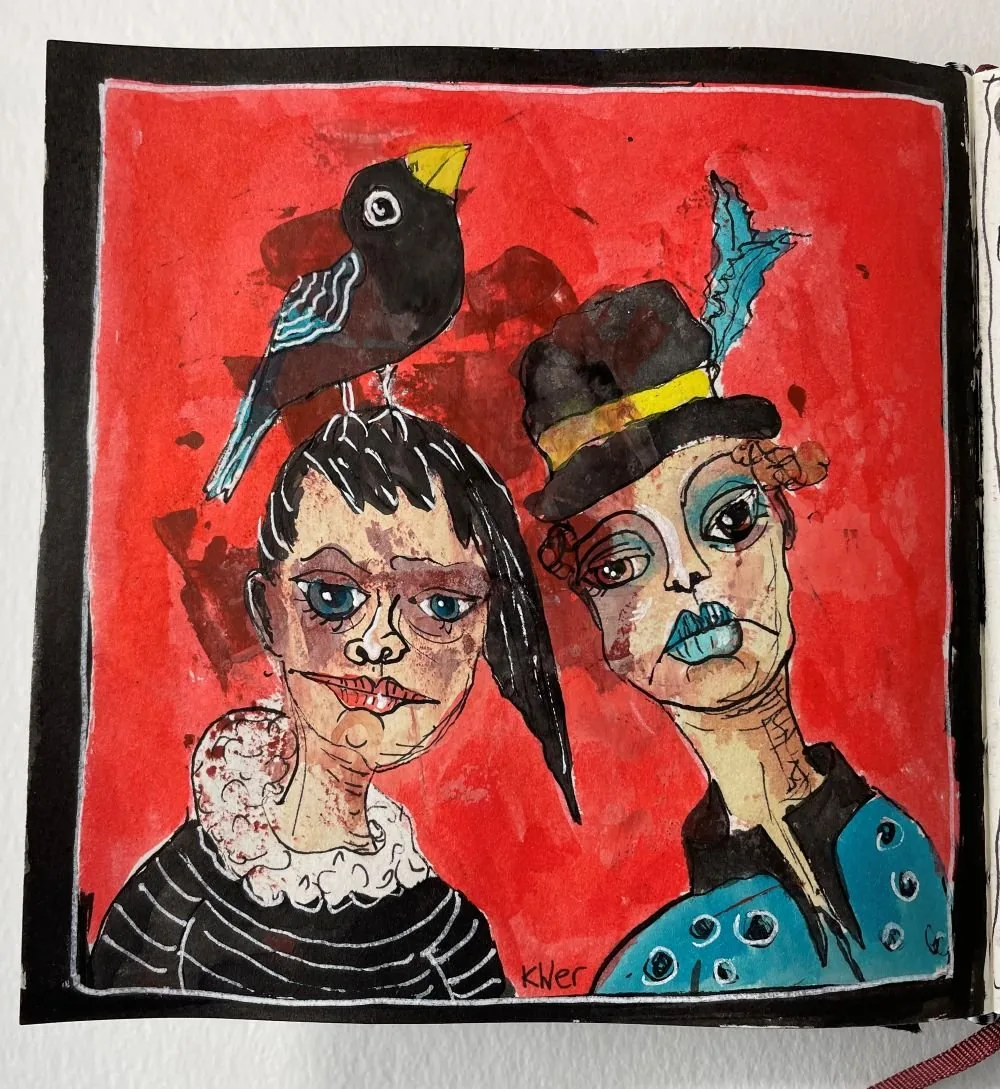 Ein bunte Illustration zweier Menschen mit auffälligem Make-up und Kopfbedeckungen. Ein Vogel sitzt auf dem Kopf des linken Menschen. Der Hintergrund ist rot.